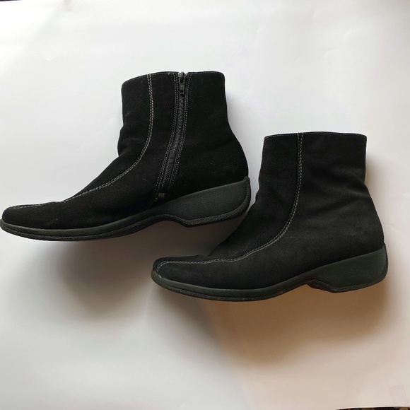 Clarks Shoes - Clark's  Black Suede/Leather Ashlyn Boots Size 10W